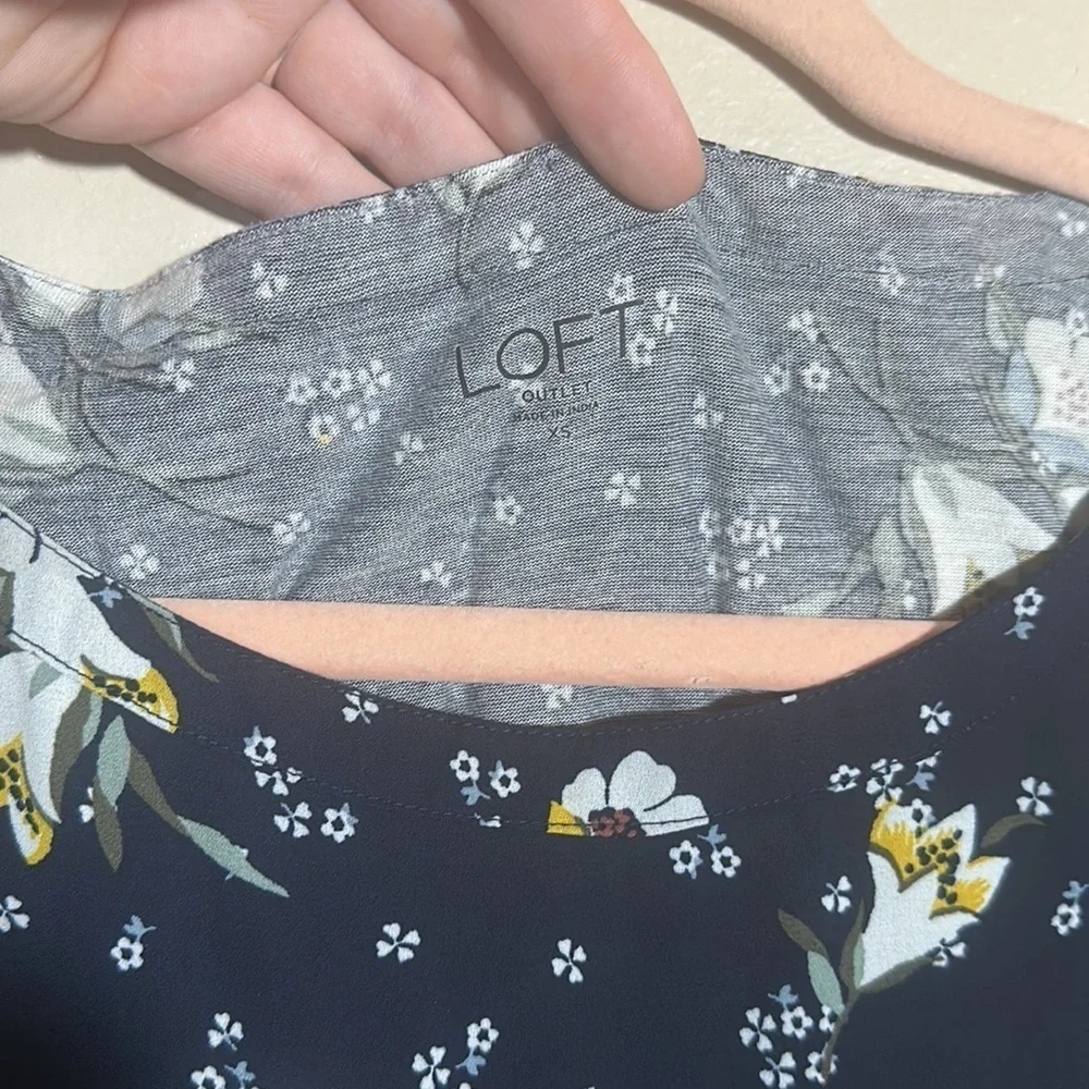 Loft Navy Floral Career Top | XS‎